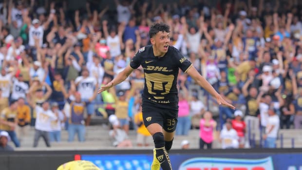 Jorge Ruvalcaba anota el 3-1 ene l Pumas ante San Luis